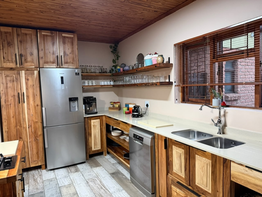 4 Bedroom Property for Sale in Fraaiuitsig Western Cape